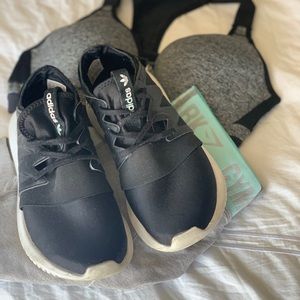 Adidas | Black Women’s (6.5)